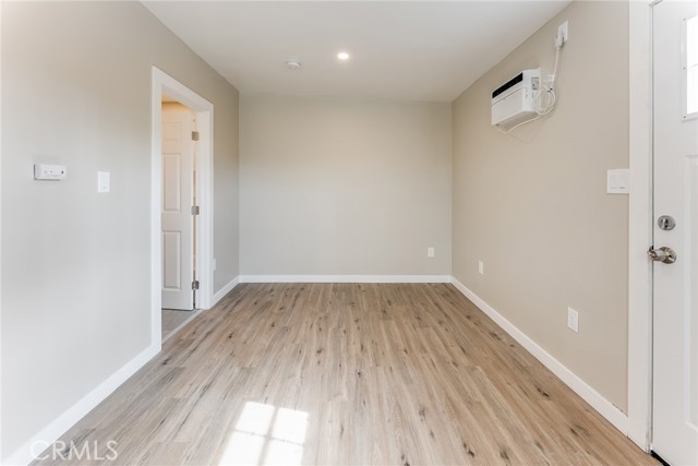 Detail Gallery Image 7 of 14 For 12008 Roscoe Blvd, North Hollywood,  CA 91605 - 0 Beds | 1 Baths