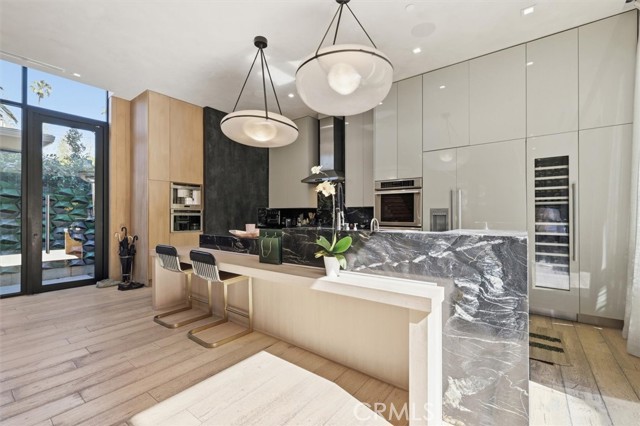 Detail Gallery Image 23 of 62 For 750 California Ave, Venice,  CA 90291 - 4 Beds | 4 Baths