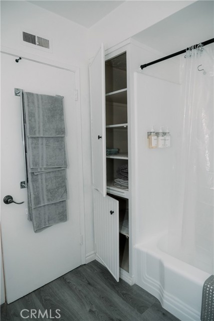 Detail Gallery Image 8 of 12 For 12 E 3rd Pl, Long Beach,  CA 90802 - 1 Beds | 1 Baths