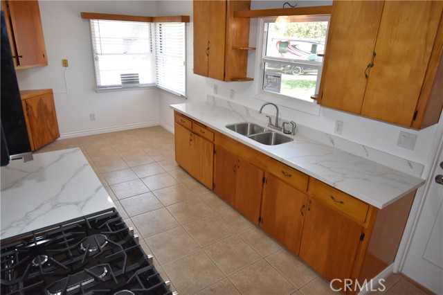 Detail Gallery Image 9 of 24 For 130 Crafton Ct, Redlands,  CA 92374 - 2 Beds | 1 Baths