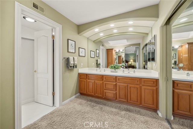 241 S Country Hill Road, Anaheim Hills CA: https://media.crmls.org/medias/b2326724-b461-4a34-8c91-06f0cff0ca14.jpg