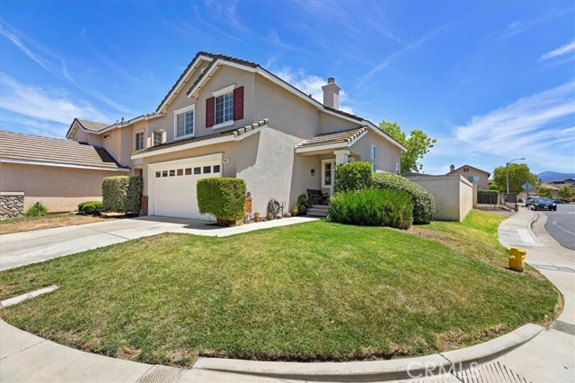 851 Blossomcreek Lane, Corona CA: https://media.crmls.org/medias/b232e819-1c72-4e8b-9453-c429fa09c6dd.jpg