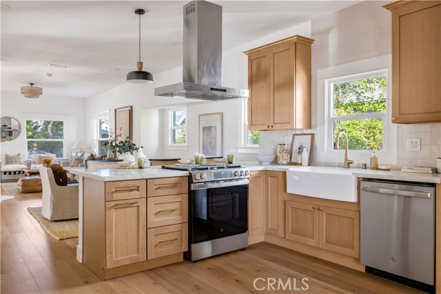 Detail Gallery Image 3 of 25 For 5670 Hub St, Los Angeles,  CA 90042 - 4 Beds | 2 Baths