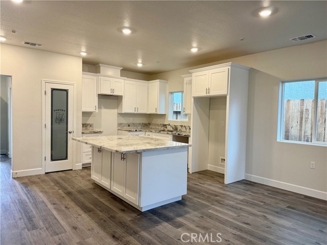 Detail Gallery Image 6 of 13 For 2967 Capella Drive, Merced,  CA 95341 - 4 Beds | 2 Baths