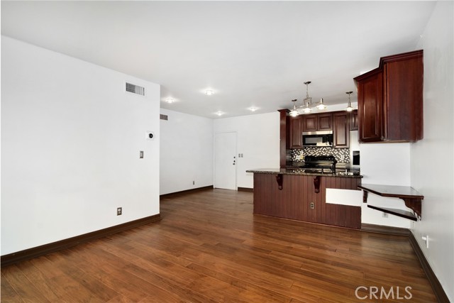 Detail Gallery Image 4 of 18 For 355 S Madison Ave #310,  Pasadena,  CA 91101 - 1 Beds | 1 Baths