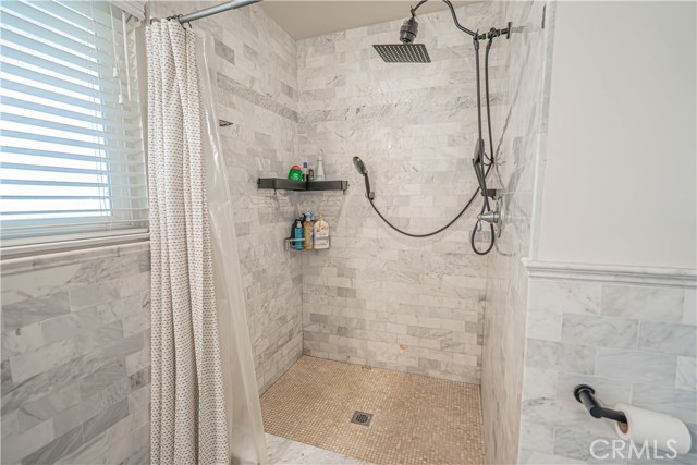 Detail Gallery Image 34 of 61 For 28816 Kenroy Ave, Canyon Country,  CA 91387 - 5 Beds | 3 Baths