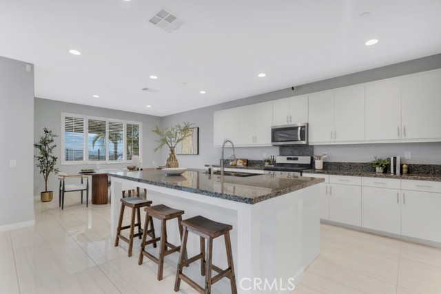 Image 8 of 62 For 18348 Cachet