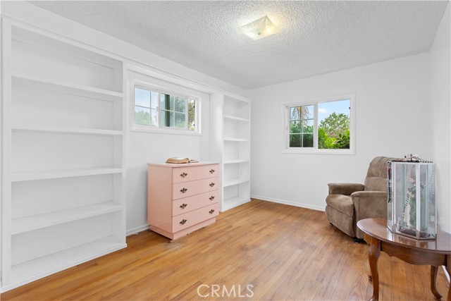 945 W Bonnie Brae Court, Ontario CA: https://media.crmls.org/medias/b237e6b9-ef1f-4a4f-931f-83a987933b6b.jpg