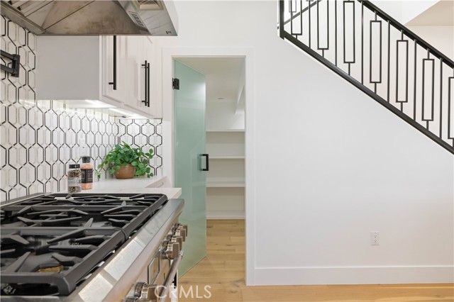 Detail Gallery Image 9 of 34 For 22002 Ocean Ave, Torrance,  CA 90503 - 4 Beds | 4/1 Baths