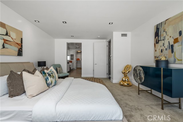 Detail Gallery Image 9 of 24 For 432 N Oakhurst Dr #503,  Beverly Hills,  CA 90210 - 2 Beds | 2/1 Baths