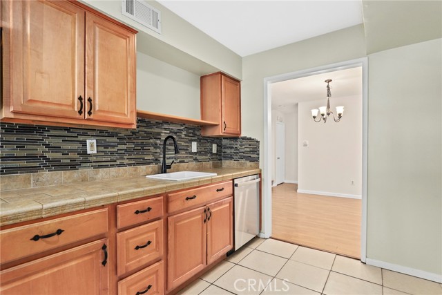 8031 Canby Ave, 4 photo 14