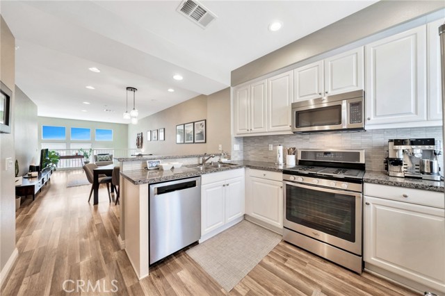 5325 Pacific Terrace, Hawthorne CA: https://media.crmls.org/medias/b23b2e8b-2305-4fcc-965d-2bc35aedcbf1.jpg