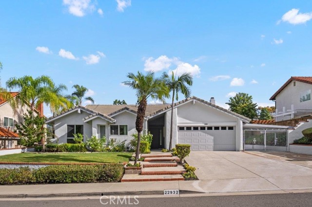 22932 Lovios Mission Viejo, California 22932 Lovios