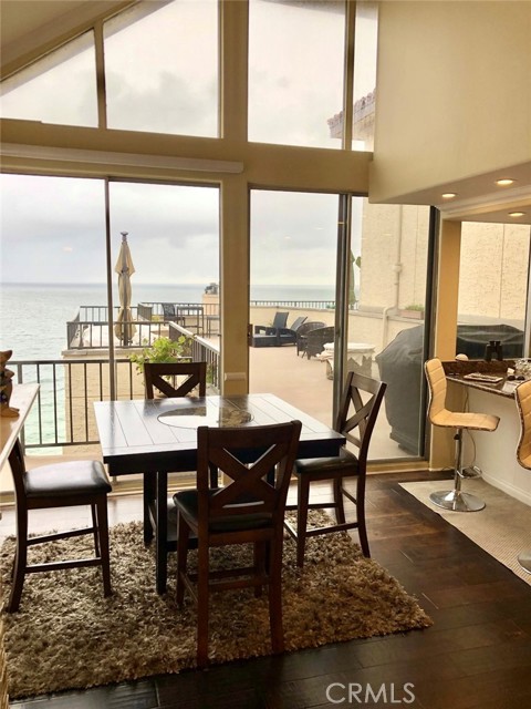 555 Esplanade, Redondo Beach CA: https://media.crmls.org/medias/b23bdf57-7c89-403a-8faa-714e3f1508b0.jpg
