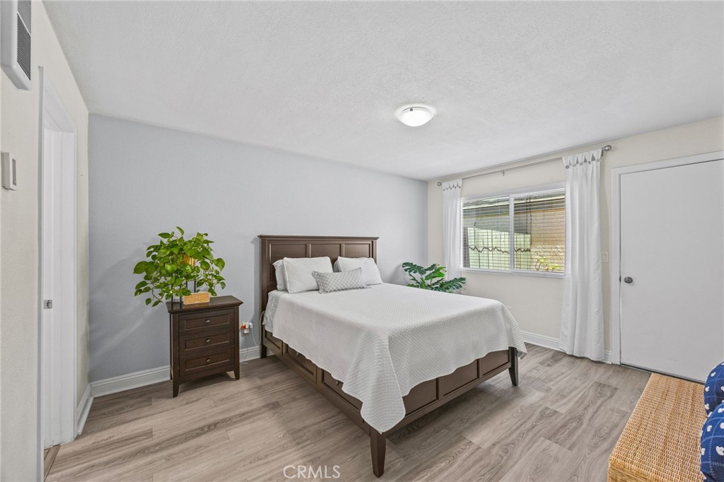 2094 Grand Avenue - photo 4
