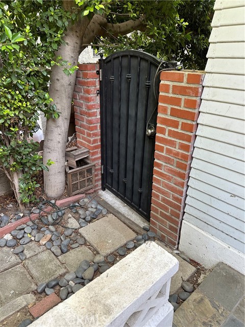 Detail Gallery Image 7 of 20 For 1886 Wagner St, Pasadena,  CA 91107 - 2 Beds | 2 Baths