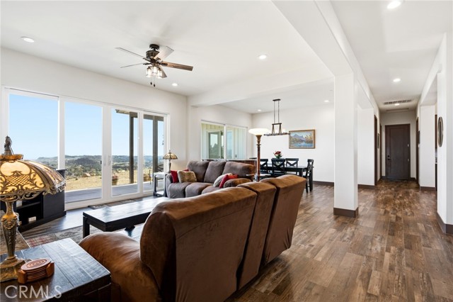 Detail Gallery Image 5 of 42 For 39472 Vista Del Bosque, Murrieta,  CA 92562 - 3 Beds | 2 Baths