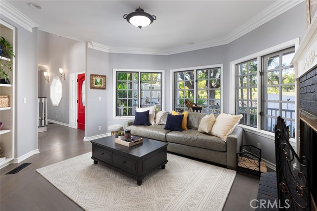10762 Meads, Orange CA: https://media.crmls.org/medias/b23e4156-e8aa-4c58-b3e4-b8ed506bb05a.jpg