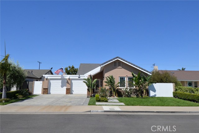 21701 Hilaria Circle, Huntington Beach, CA 92646