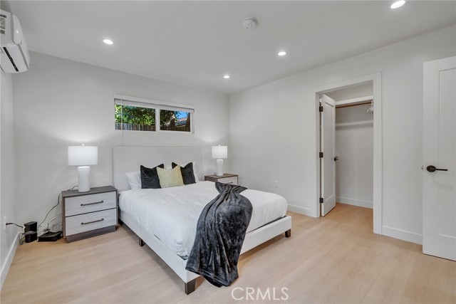 Detail Gallery Image 10 of 22 For 15335 Lemay St, Van Nuys,  CA 91406 - 2 Beds | 2 Baths