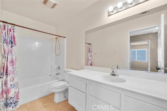 Detail Gallery Image 12 of 25 For 4605 Oak Tree Way, Hemet,  CA 92545 - 6 Beds | 2/1 Baths