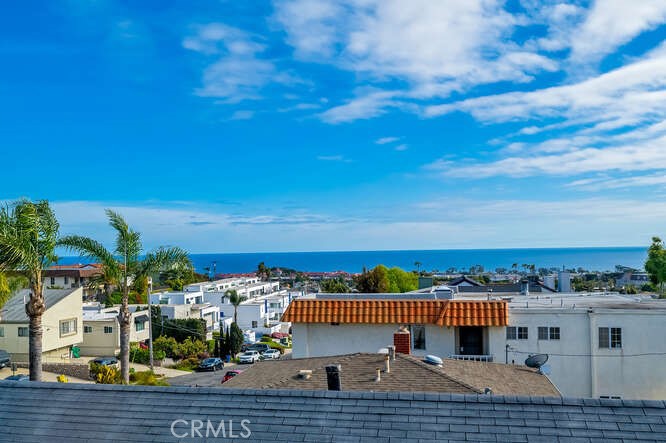 https://media.crmls.org/medias/b241113d-4254-4540-abf5-7622ca02df5f.jpg?preset=X-Large