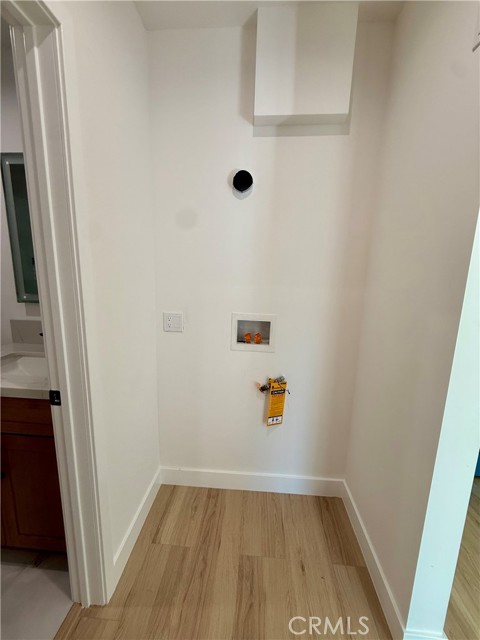 Detail Gallery Image 5 of 8 For 20407 Strathern #20409,  Winnetka,  CA 91306 - 1 Beds | 1 Baths