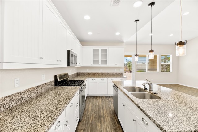 36432 Chervil Court, Lake Elsinore CA: https://media.crmls.org/medias/b24202e9-62bc-4155-ad88-d1529e0c766f.jpg