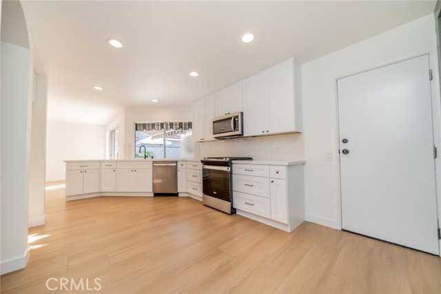 Detail Gallery Image 3 of 38 For 3722 Strawberry Creek, Ontario,  CA 91761 - 4 Beds | 3 Baths