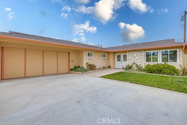 Detail Gallery Image 3 of 24 For 6531 Esta Cir, Huntington Beach,  CA 92647 - 3 Beds | 2 Baths