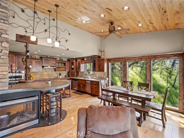 Detail Gallery Image 26 of 75 For 27459 Sky Harbour, Friant,  CA 93626 - 5 Beds | 2/1 Baths