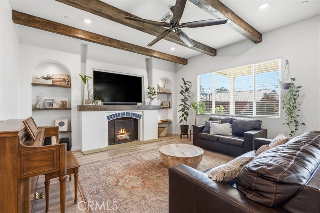 Detail Gallery Image 8 of 59 For 588 Overstone Ave, Madera,  CA 93636 - 5 Beds | 2/1 Baths