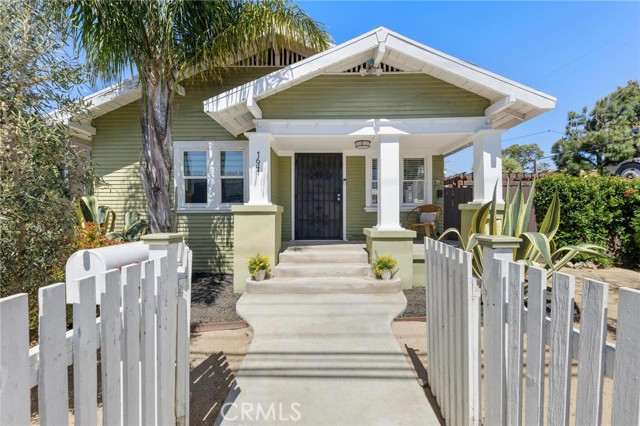 1641 10th Street, Long Beach, California 90813, 3 Bedrooms Bedrooms, ,1 BathroomBathrooms,Single Family Residence,For Sale,10th,SB24052177