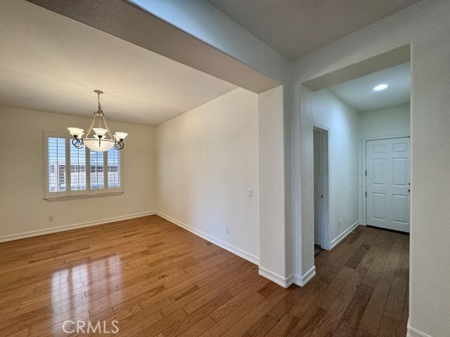 https://media.crmls.org/medias/b2459c6d-386e-4a00-9ca5-e16881686eb8.jpg?preset=X-Large
