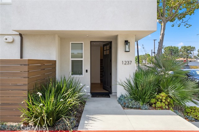 Detail Gallery Image 1 of 1 For 1237 Winslow, Newport Beach,  CA 92660 - 4 Beds | 3 Baths