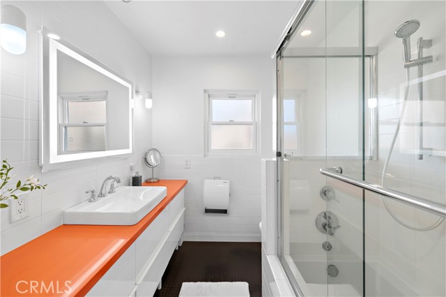 Detail Gallery Image 12 of 25 For 251 Lower Cliff Dr #17,  Laguna Beach,  CA 92651 - 2 Beds | 1 Baths