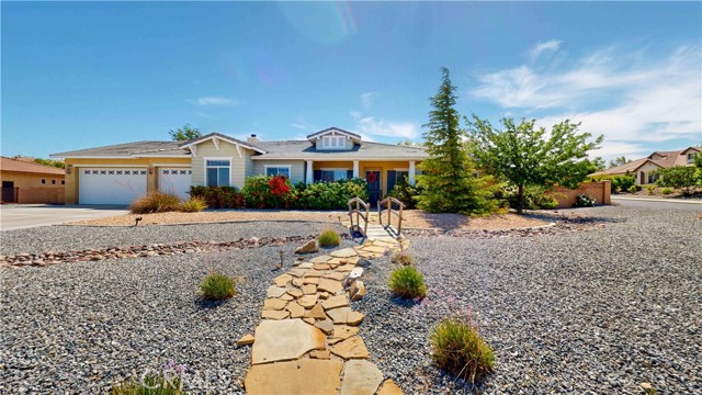 Detail Gallery Image 1 of 60 For 12305 Macintosh St, Apple Valley,  CA 92308 - 4 Beds | 2/1 Baths