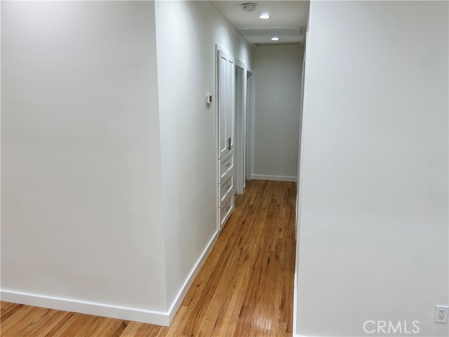 8541 Belmar Avenue, Northridge CA: https://media.crmls.org/medias/b2489486-5256-418c-9590-fb81c7d41789.jpg