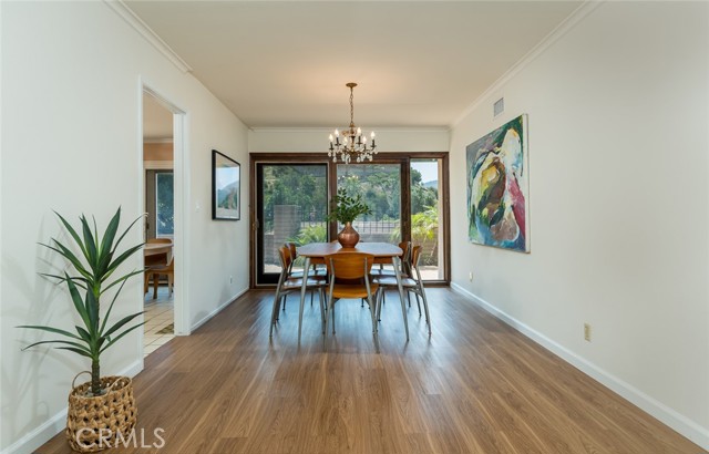 Detail Gallery Image 8 of 38 For 2251 El Arbolita Dr, Glendale,  CA 91208 - 2 Beds | 2 Baths