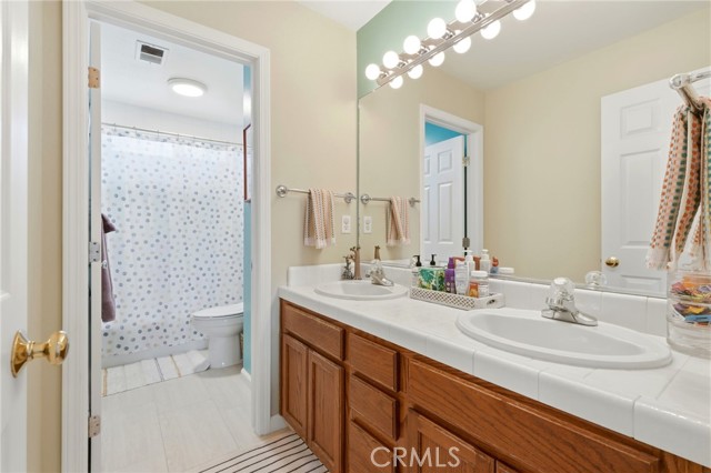 Detail Gallery Image 32 of 56 For 903 W Sandstone Ct, Hanford,  CA 93230 - 4 Beds | 3 Baths