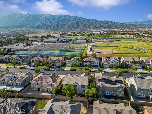 15601 N Peak Lane, Fontana CA: https://media.crmls.org/medias/b24a02bd-600f-4438-9777-6b8a9d635638.jpg