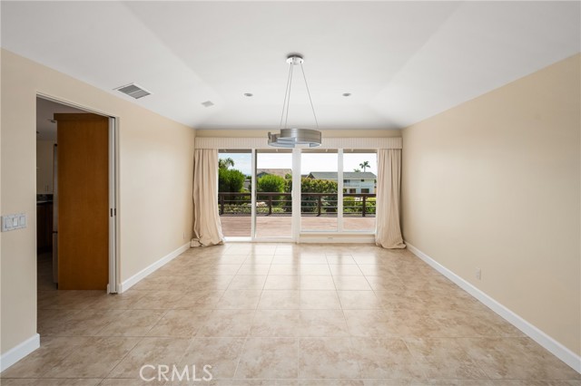 2815 Blue Water Drive, Corona del Mar CA: https://media.crmls.org/medias/b24a20a7-2a58-427b-93e6-842abe7bab80.jpg