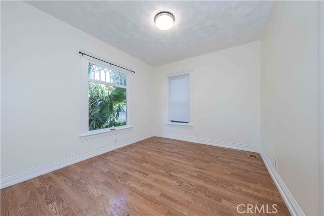 Detail Gallery Image 6 of 33 For 123 S Olive St, Anaheim,  CA 92805 - 4 Beds | 3 Baths