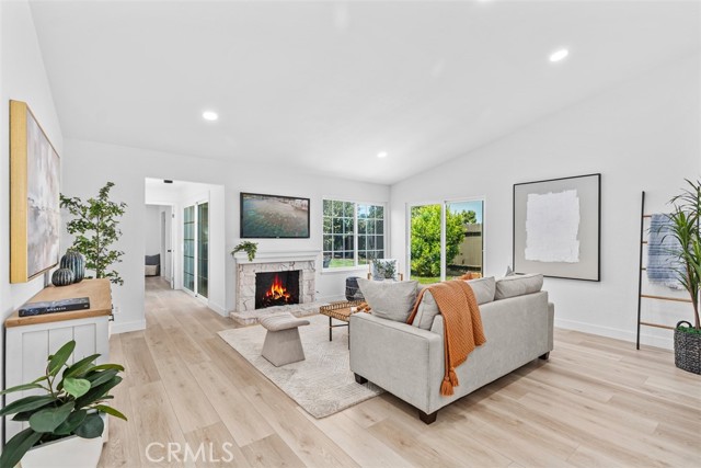 26492 Jacinto Drive, Mission Viejo CA: https://media.crmls.org/medias/b24ae4ec-9a5a-4347-8732-01e183c3802f.jpg