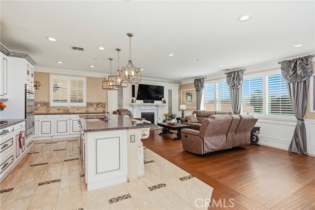 Detail Gallery Image 10 of 64 For 15507 Vanilla Bean Ln, Fontana,  CA 92336 - 4 Beds | 3/1 Baths