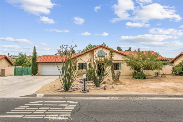Detail Gallery Image 3 of 28 For 54610 Primavera Dr, Yucca Valley,  CA 92284 - 3 Beds | 2 Baths