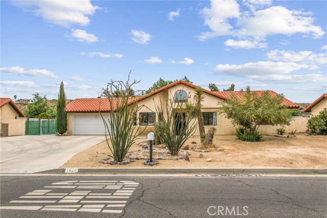 Detail Gallery Image 3 of 28 For 54610 Primavera Dr, Yucca Valley,  CA 92284 - 3 Beds | 2 Baths