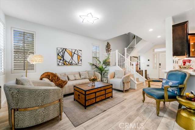 Detail Gallery Image 4 of 27 For 3031 W Canyon, San Diego,  CA 92123 - 3 Beds | 2/1 Baths