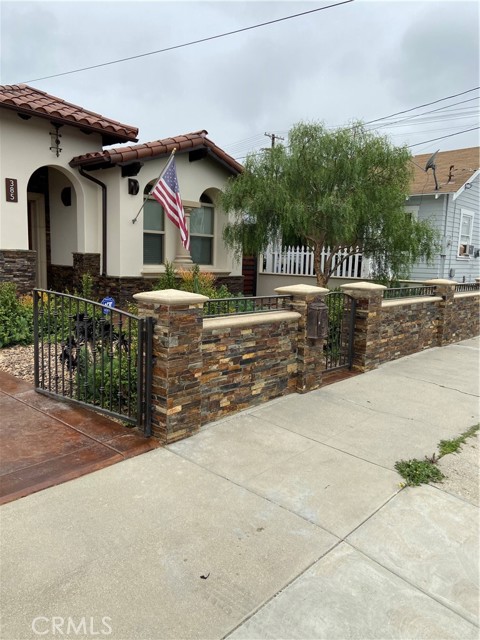 385 W 19th Street, San Pedro CA: https://media.crmls.org/medias/b24e7277-6f14-4478-b0b9-adc259fbfc2a.jpg