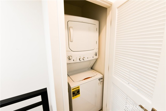Detail Gallery Image 13 of 15 For 15810 1/2 S Vermont #1,  Gardena,  CA 90247 - 3 Beds | 2/1 Baths